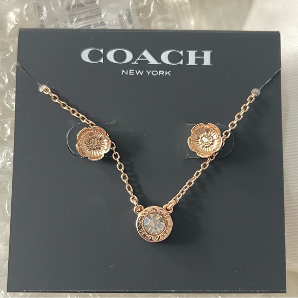 Open Circle Necklace And Tea Rose Stud Earrings Set - Picture 8 of 11